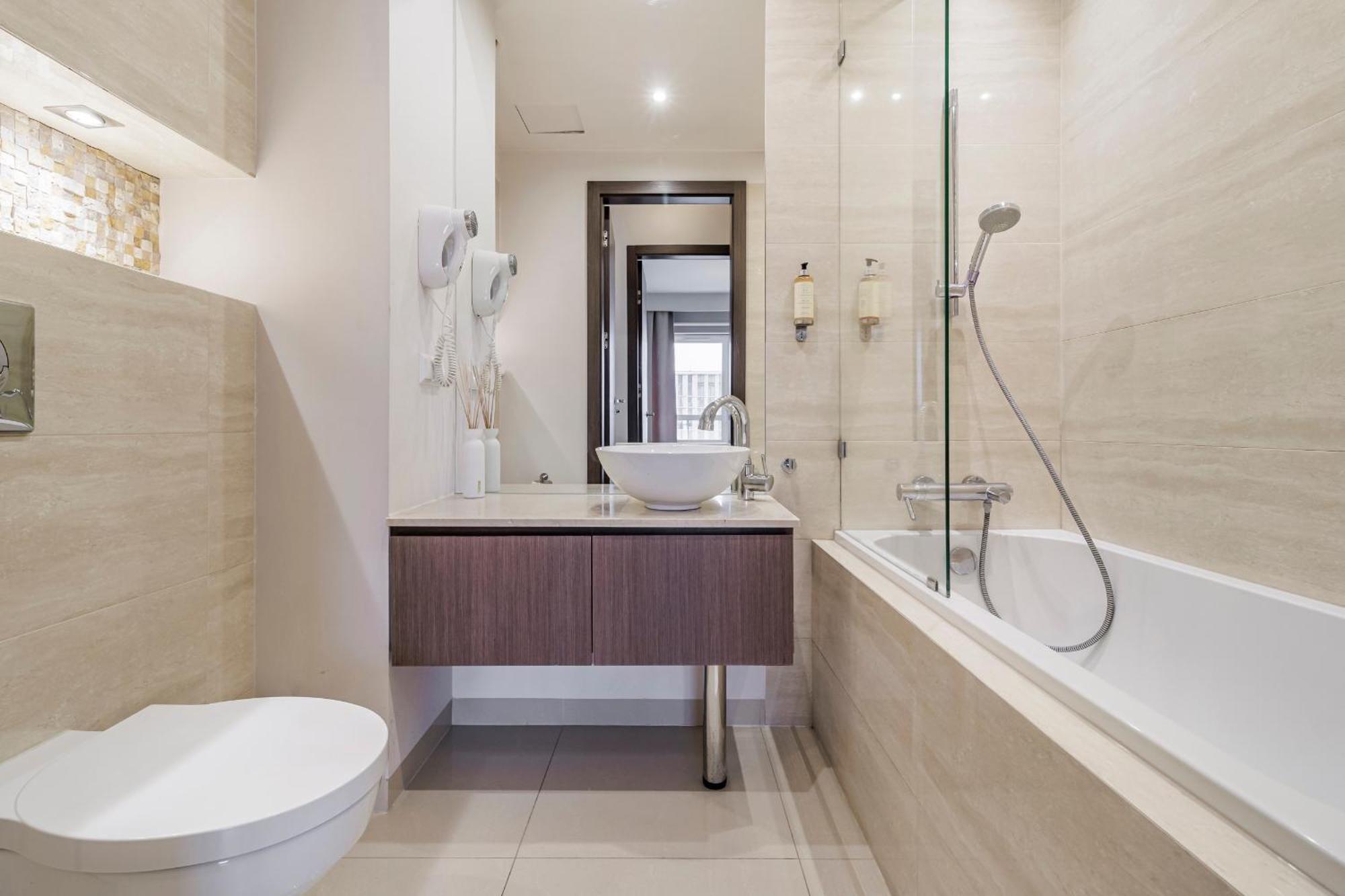 Heart Of - Premium 2-room, Centre Apartment